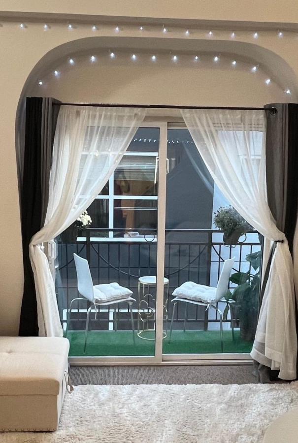 Cozy Downtown Condo Retreat With Space Needle View Seattle Exterior photo